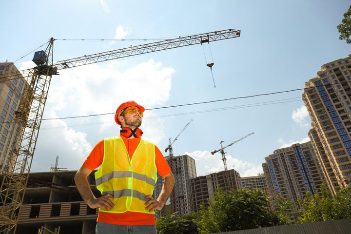 Tower Cranes Explained: Learn Heavy Lifting Techniques, Safety Tips, and Technology Details