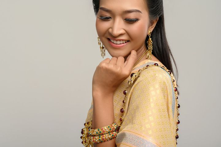 Guide to Angara Jewellery and Diamonds: Explore Designs, Diamond Basics, Quality Insights, and Selection Tips