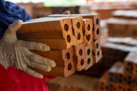 Cellular Lightweight Concrete Bricks (CLC) Guide: Explore Manufacturing Basics, Benefits, Applications, and Construction Insights