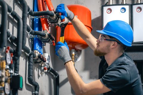 Tower Cranes Explained: Learn Heavy Lifting Techniques, Safety Tips, and Technology Details